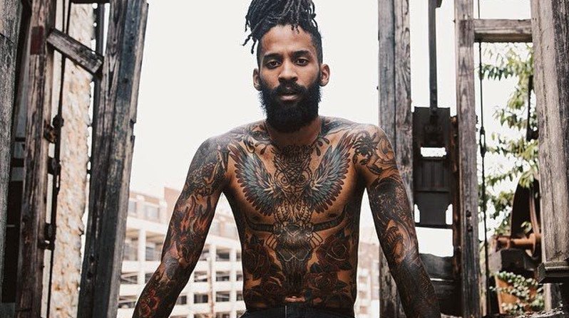Tatuagem em pele negra: cuidados e fatores importantes que determinam o resultado tatuagem em pele negra